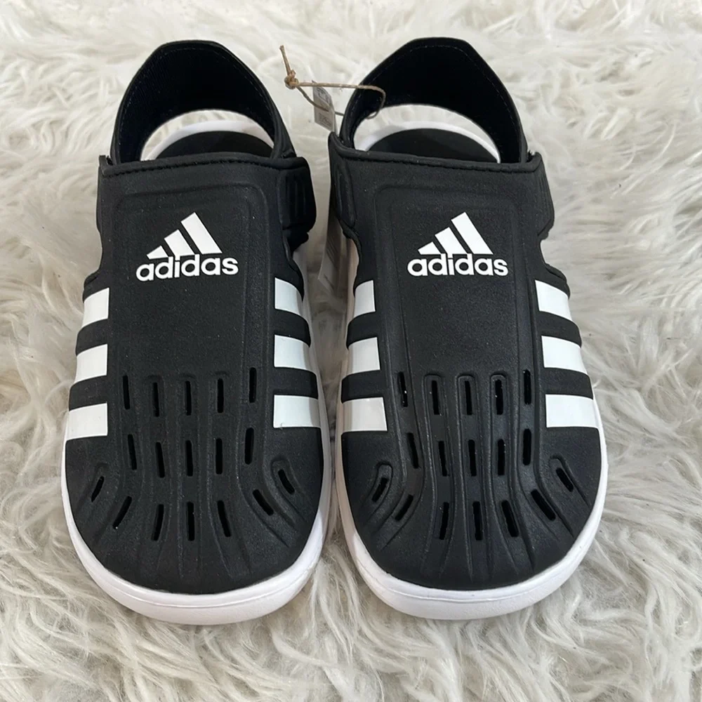 ADIDAS Closed Toe Water Sandals Velcro Black & White Kid’s Size 2 NEW